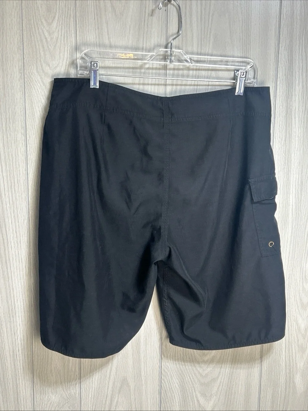 RVCA Men’s Black Board Shorts Swim Trunks Cargo Pocket Size 33